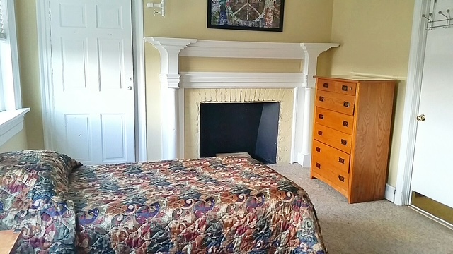 A bedroom at Edgehill